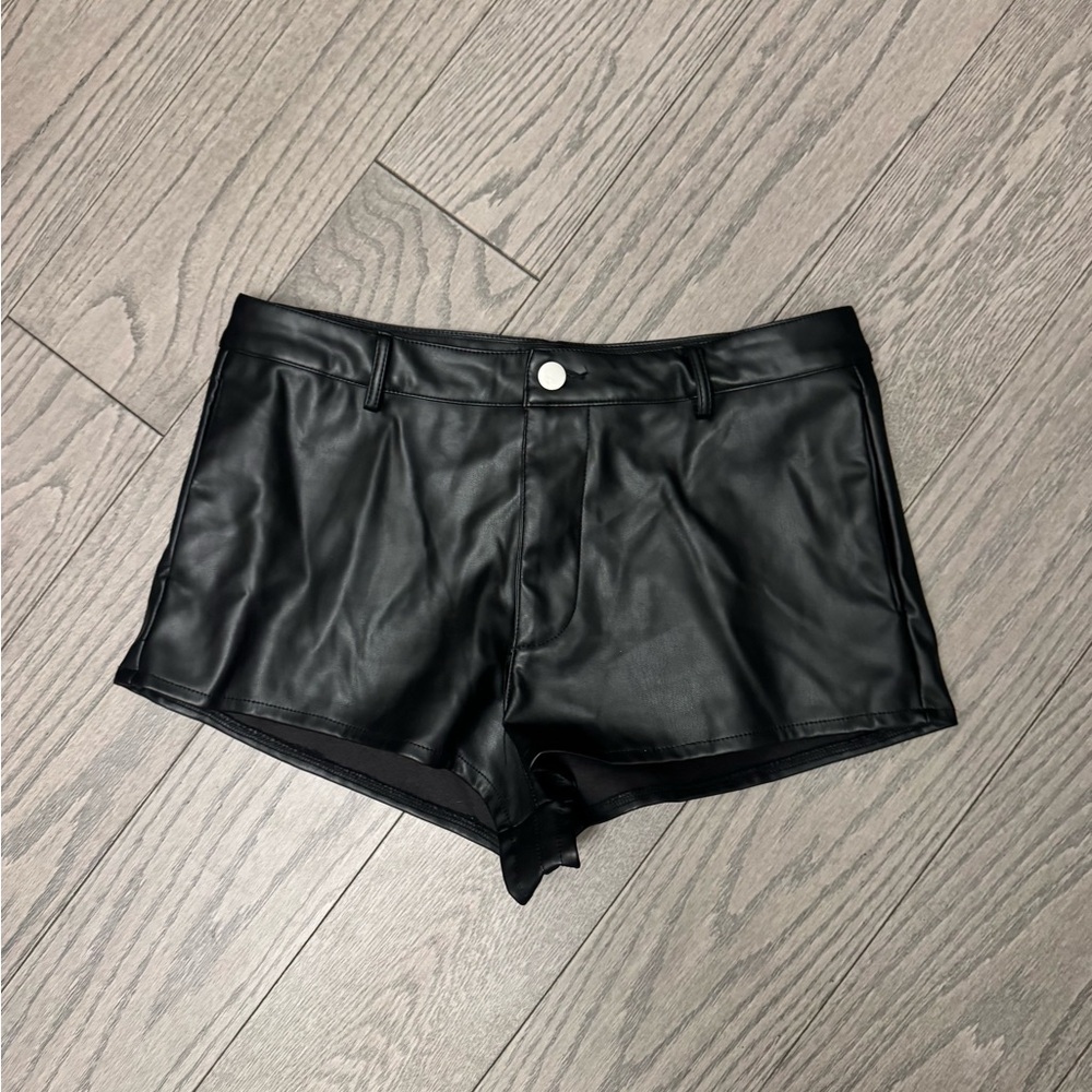 Boohoo black faux leather hot pants